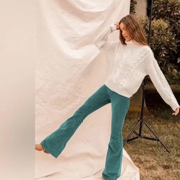 We The Free Jayde Corduroy Pull On Flare Pants Green Size 26. - Picture 2 of 8